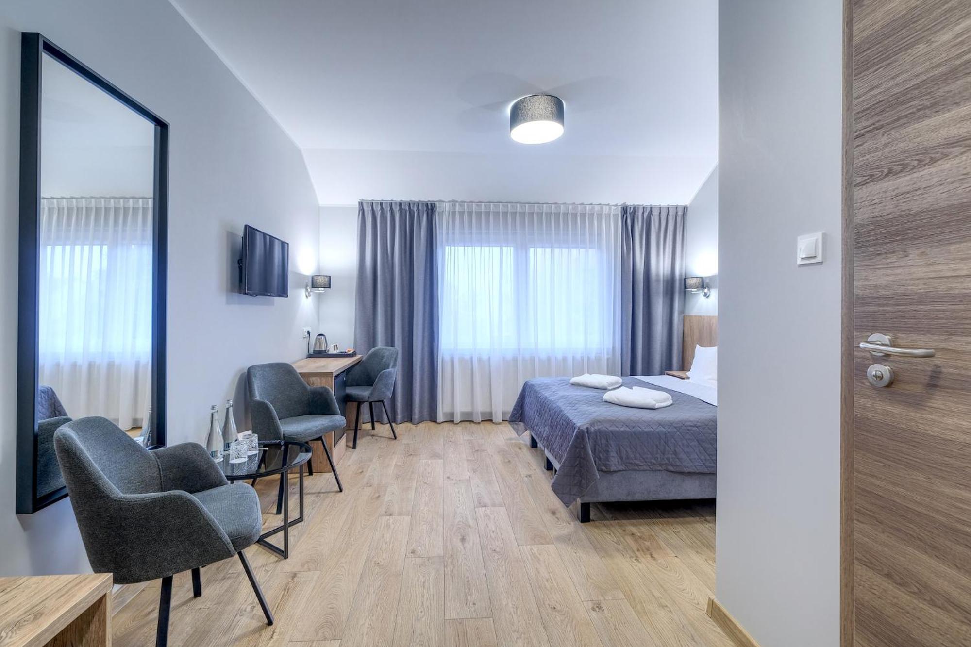 Pszczółki Lawendowy Dwor Bed & Breakfast エクステリア 写真