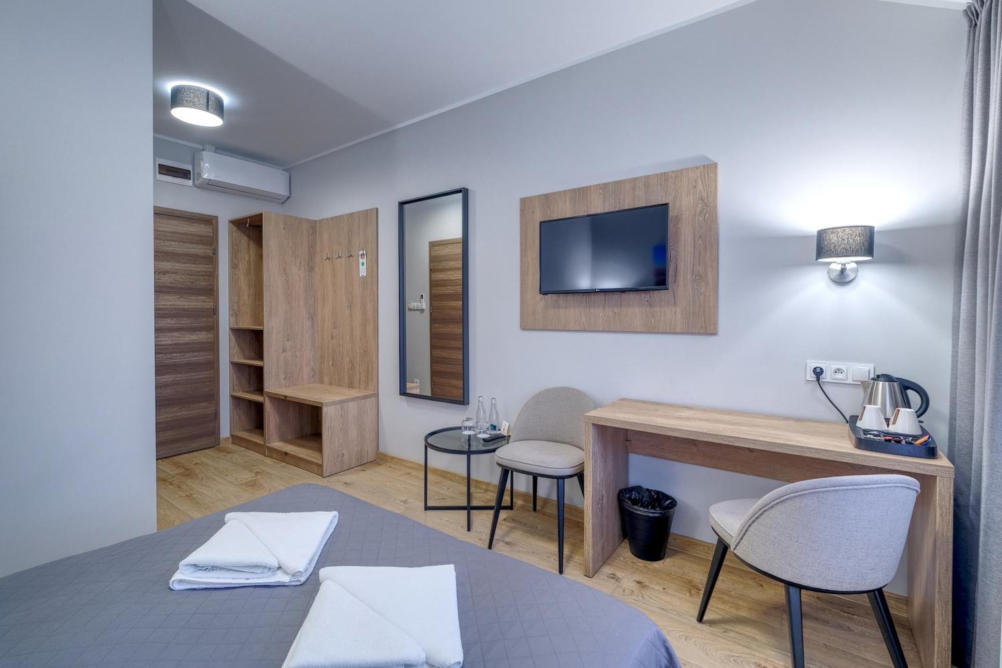 Pszczółki Lawendowy Dwor Bed & Breakfast エクステリア 写真