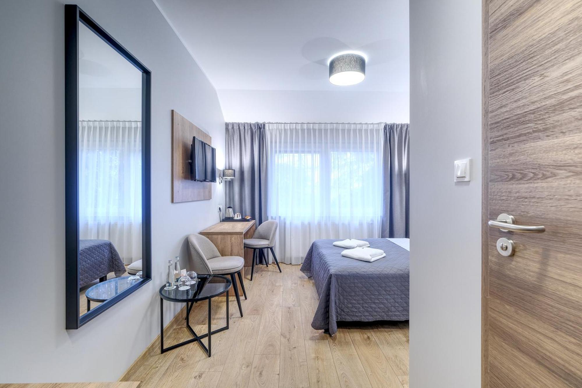 Pszczółki Lawendowy Dwor Bed & Breakfast エクステリア 写真