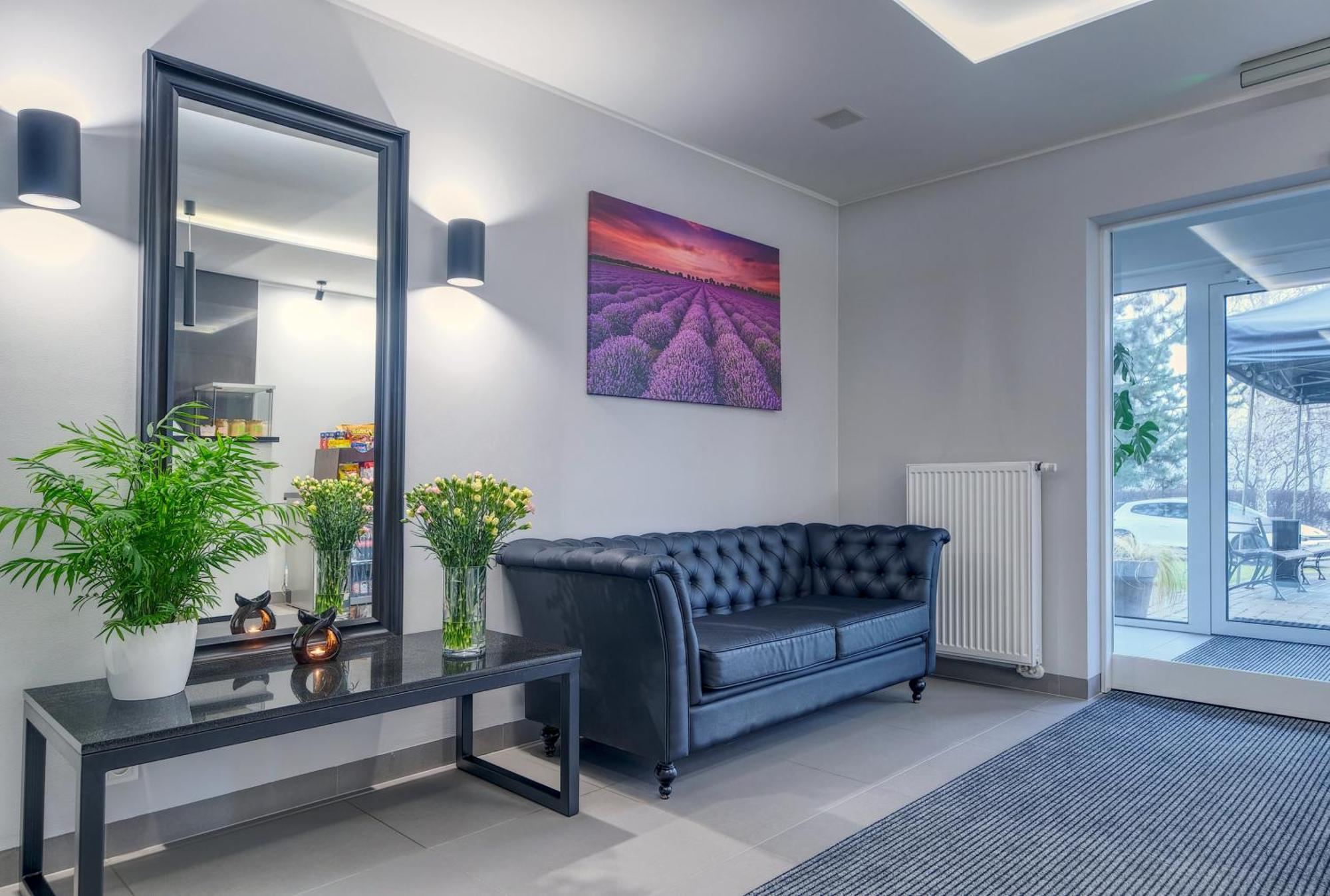 Pszczółki Lawendowy Dwor Bed & Breakfast エクステリア 写真