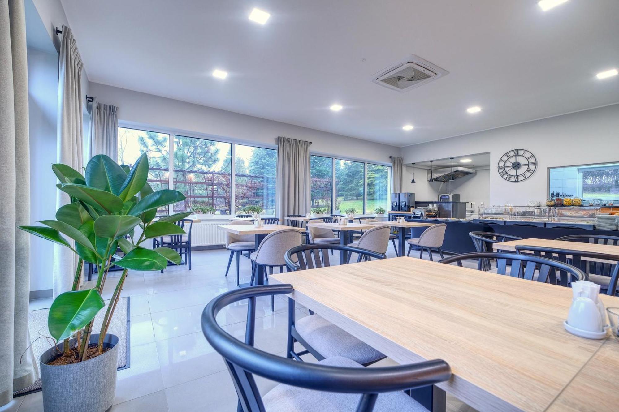 Pszczółki Lawendowy Dwor Bed & Breakfast エクステリア 写真