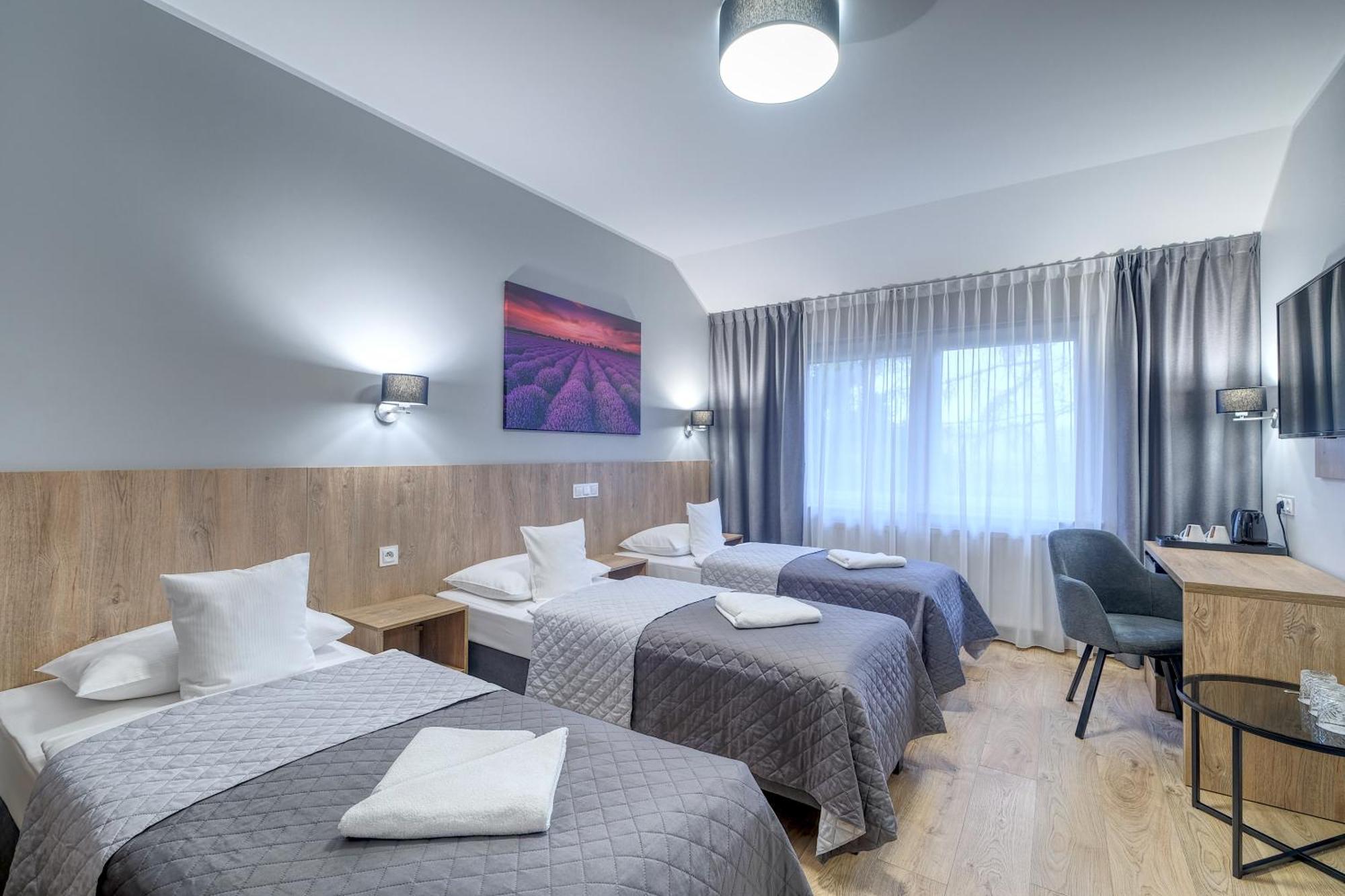 Pszczółki Lawendowy Dwor Bed & Breakfast エクステリア 写真