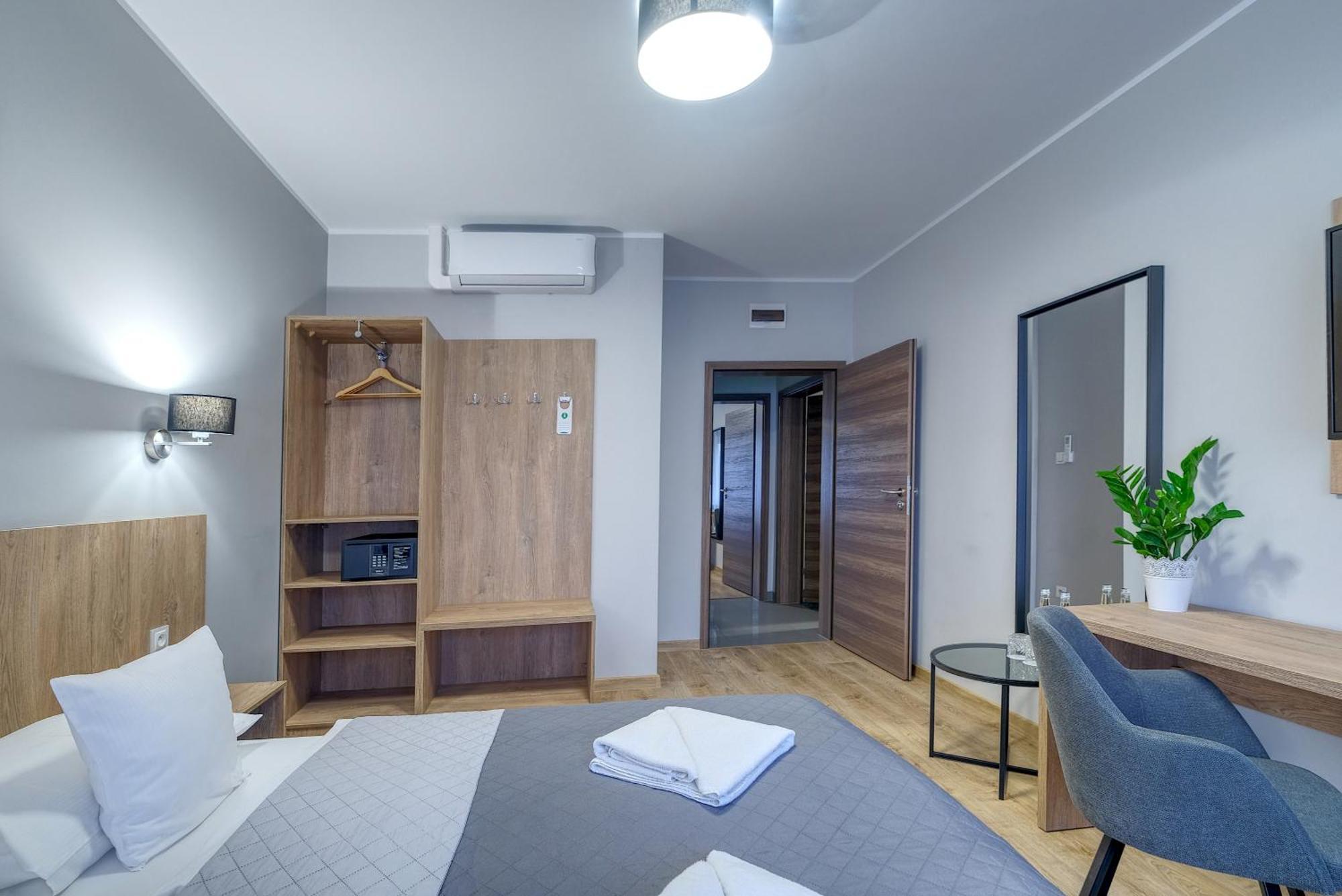 Pszczółki Lawendowy Dwor Bed & Breakfast エクステリア 写真