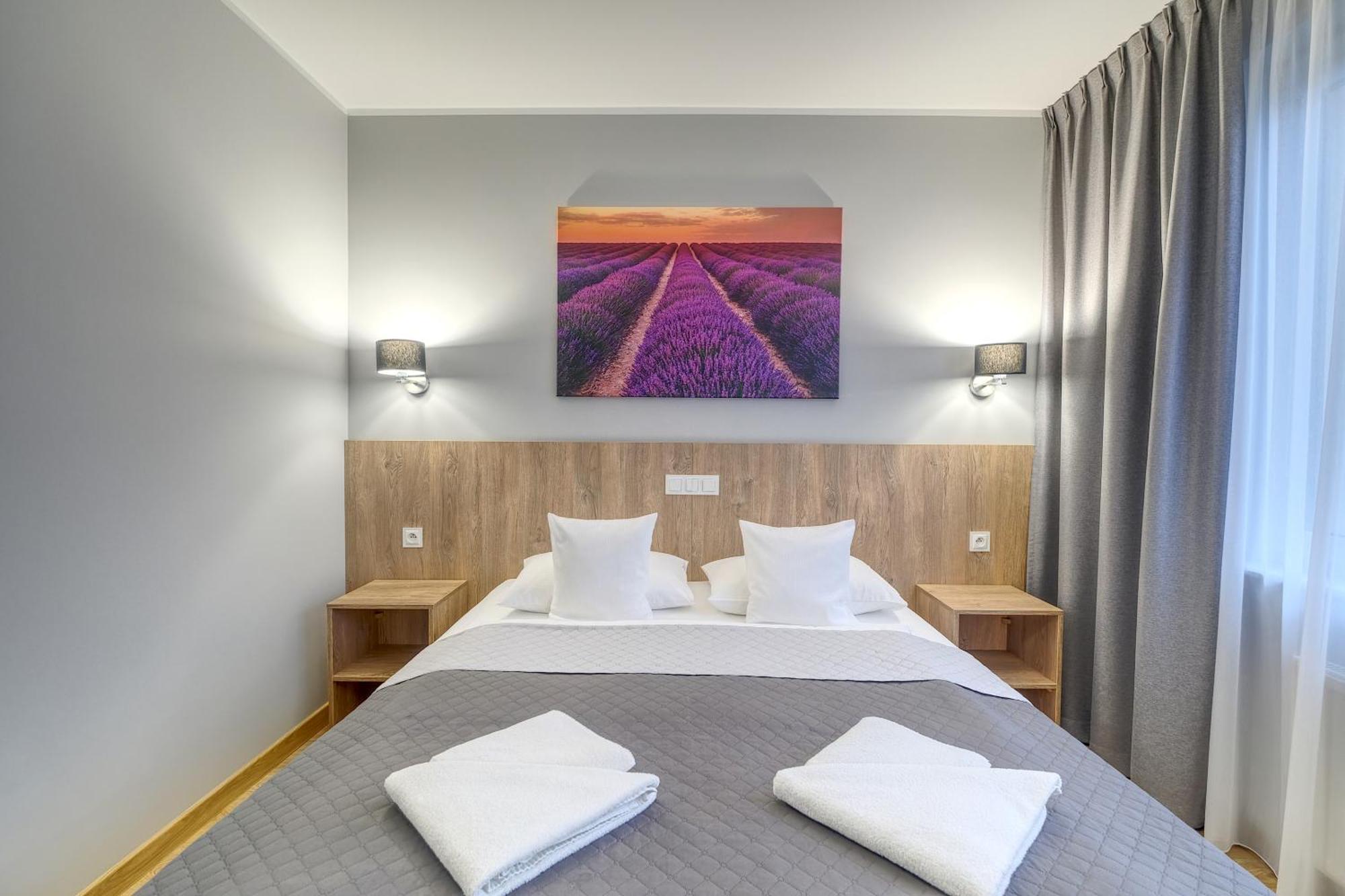 Pszczółki Lawendowy Dwor Bed & Breakfast エクステリア 写真