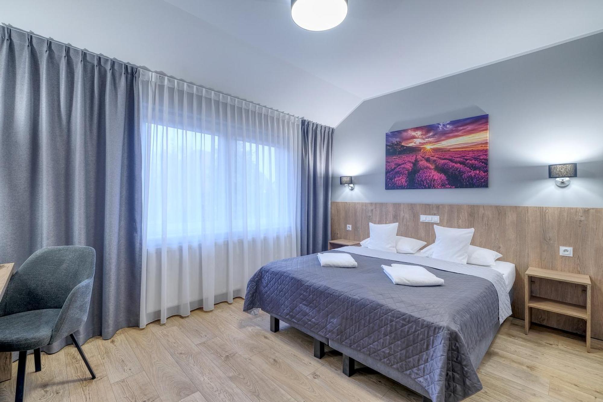 Pszczółki Lawendowy Dwor Bed & Breakfast エクステリア 写真